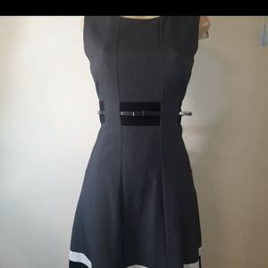 CALVIN KLEIN DRESS W/ BELT SZ 4